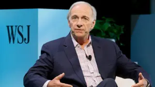 Dalio and peers split on bond strategy as 10-year yields top 5%