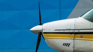 Instructor jumps midair; student lands plane solo in Argentina