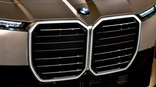 BMW Revamps the 7 Series for 2027 with Neue Klasse Tech and a Bigger i7 Battery