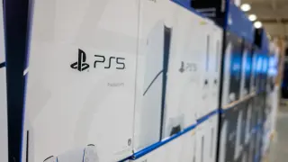 PS5 Owners Debate Whether Original Packaging Boosts Resale Value or Just Clutters Space
