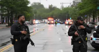 Shooter at White House checkpoint killed as Secret Service returns fire