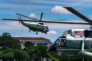 Investigators probe Reagan takeoff as Trump helicopter nears airport