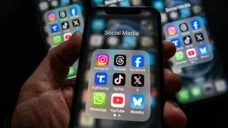 UK Pledges Social Media Ban for Under-16s to Reclaim Childhood