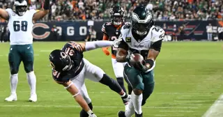 Bears' Third-String QB Case Keenum Leads 27-7 Rout of Eagles