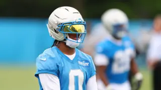 Gibbs Sits Out Lions Practice as Extension Talks Lag