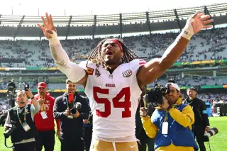 49ers Turn Melbourne Stopover Into Family Reunion, Rout Rams 27-7
