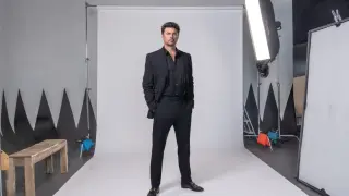 Karl Urban Bets on Genre Mastery as Mortal Kombat II Arrives