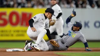 Dodgers and Brewers favored to advance as MLB Division Series begins