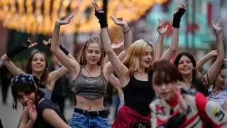 Aura Farming Goes Offline: Teens Battle for Internet Charisma on the Street