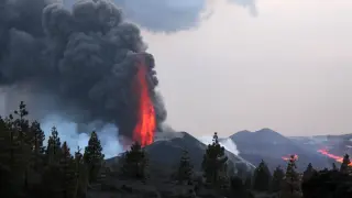Heat-Driven Magma May Propel Towering Lava Fountains