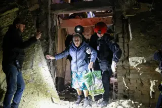 Kyiv faces deadly strikes as US intelligence gaps and Starlink limits spark crisis
