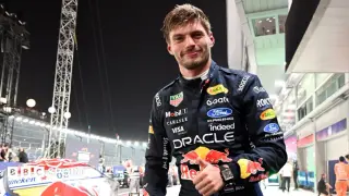 Verstappen Claims First Singapore Sprint Pole as Antonelli Struggles with Mercedes Upgrade