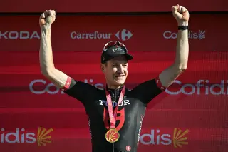 Küng exits Vuelta after time-trial win to prep for Worlds