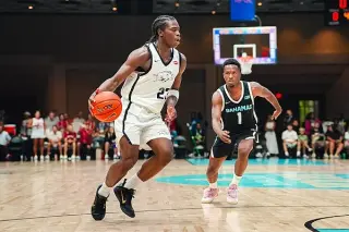 Arkansas shows depth and defense in 106-59 Bahamas exhibition win
