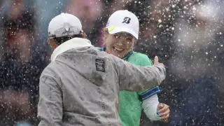 Kuwaki clinches AIG Women's Open in playoff, takes $1.5M from record $10M purse