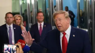 Trump Confronts CNN Reporter at U.N. Amid White House Media Ban