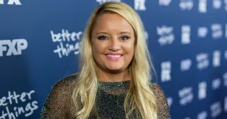 Lucy Davis announces incurable stage 4 breast cancer, vows to live fully and keep acting