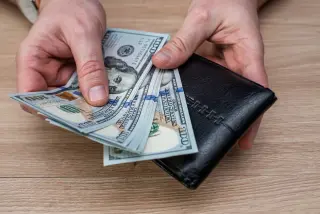 US Consumer Sentiment Drops to Five-Month Low as Cost-of-Living Frustration Deepens
