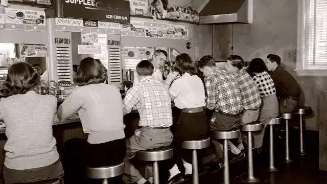 Five 1970s Ice Cream Flavors That Have Vanished From Modern Freezers
