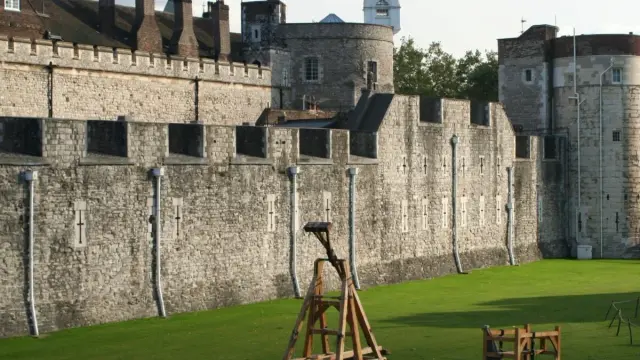 Ancient Trebuchet Victim Revealed in a 14th-Century Skeleton