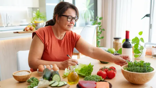 Add These Four Foods to Support Weight Loss, Say Dietitians
