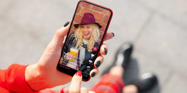 Loneliness and anxiety form a chain linking short-video use to lower life satisfaction