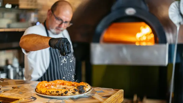 50 Top Pizza 2026: NYC’s Una Pizza Napoletana Retains Crown Amid Expert Skepticism