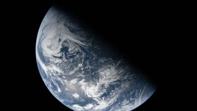 Deep Mantle, Hidden Water: New Iron Minerals Could Store Earth's Ancient Water
