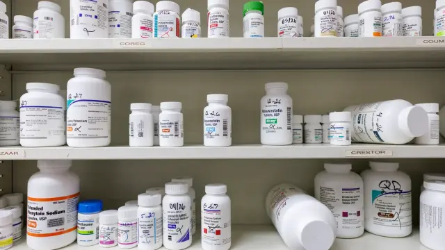 Record Drop in U.S. Drug Prices Sparks Debate Over Policy Credit