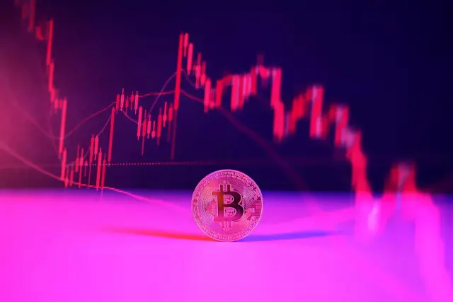 Bitcoin Holds Ground as CLARITY Vote Fails; XRP Leads Crypto Selloff