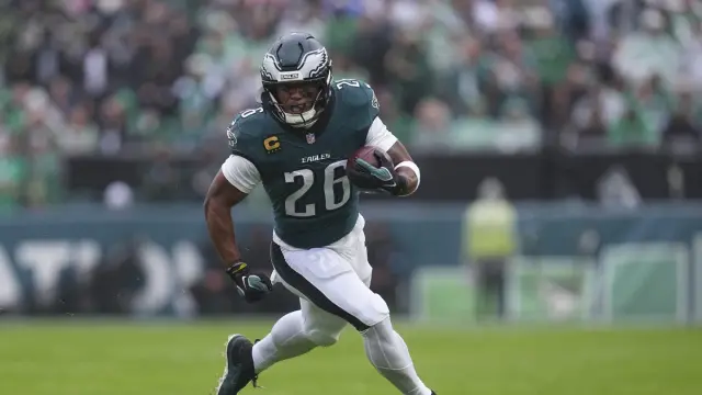 Eagles Face RB Depth Crisis as Barkley’s Hamstring Status Remains Uncertain