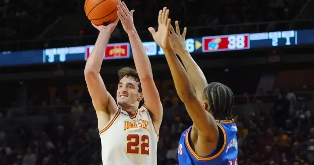 Milan Momcilovic Sparks Kentucky's Early Top-20 Leap