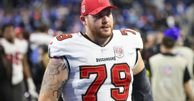 Lions bolster O-line depth with Elijah Klein on practice squad