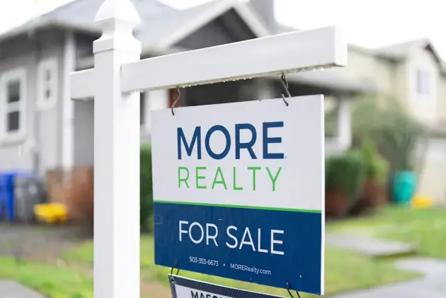 Mortgage Rates Hit Three-Year High, Chilling Housing Market