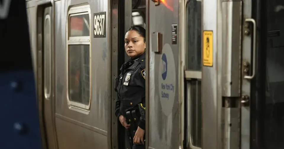 Fatal Subway Shooting in Midtown Manhattan Leaves One Dead, Suspect at Large
