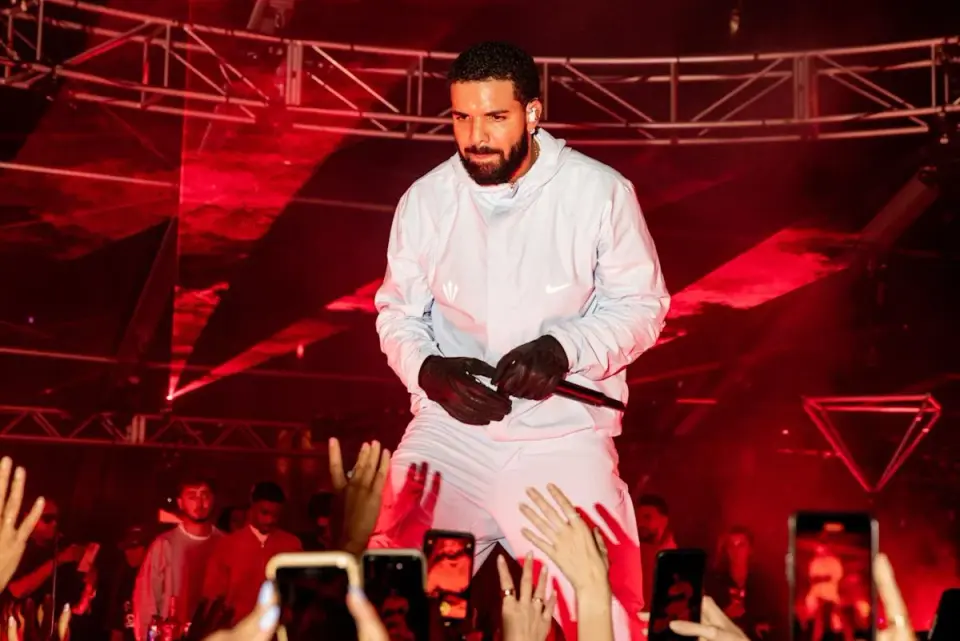Drake Signals a MAID OF HONOUR Callback on Karol G’s Ahí