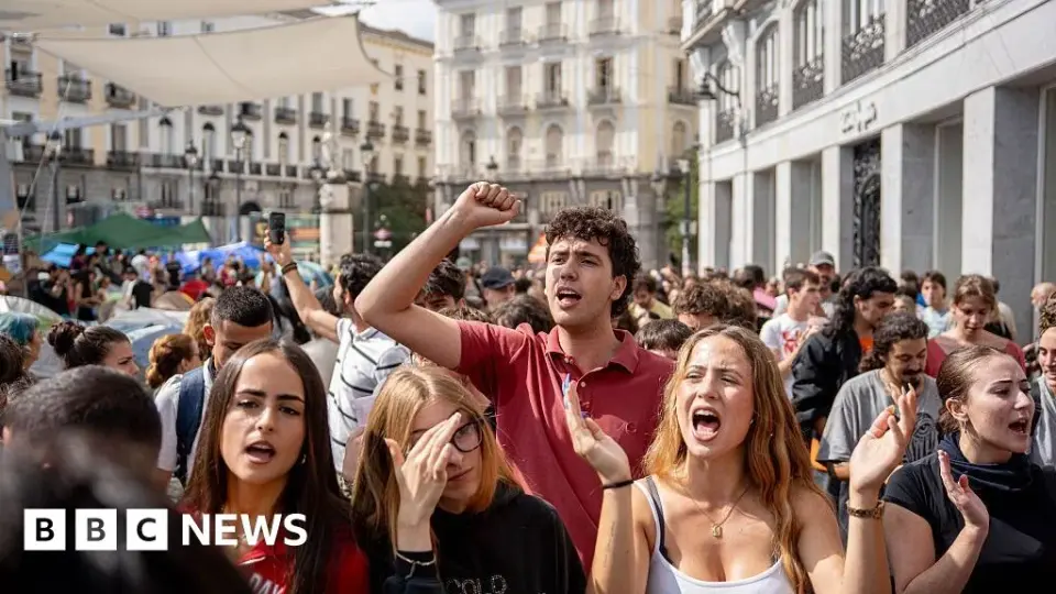 Spain’s coalition unveils emergency housing decrees to halt evictions after Maricarmen crisis