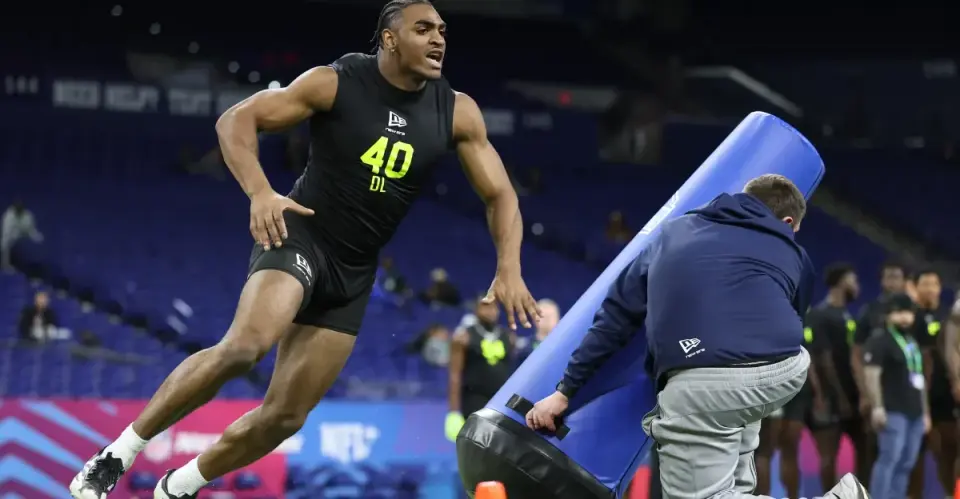 49ers add speed-driven edge Romello Height at No. 70