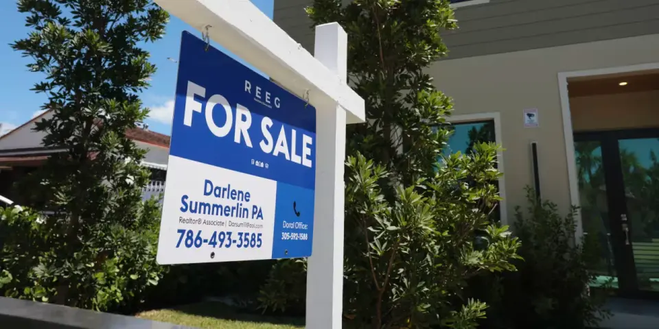 Mortgage rates jump to 7.17%, signaling a fresh housing-market slowdown