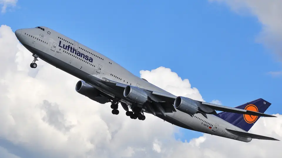 USAF Bets on Used 747-8s to Bridge Presidential Jet Upgrade