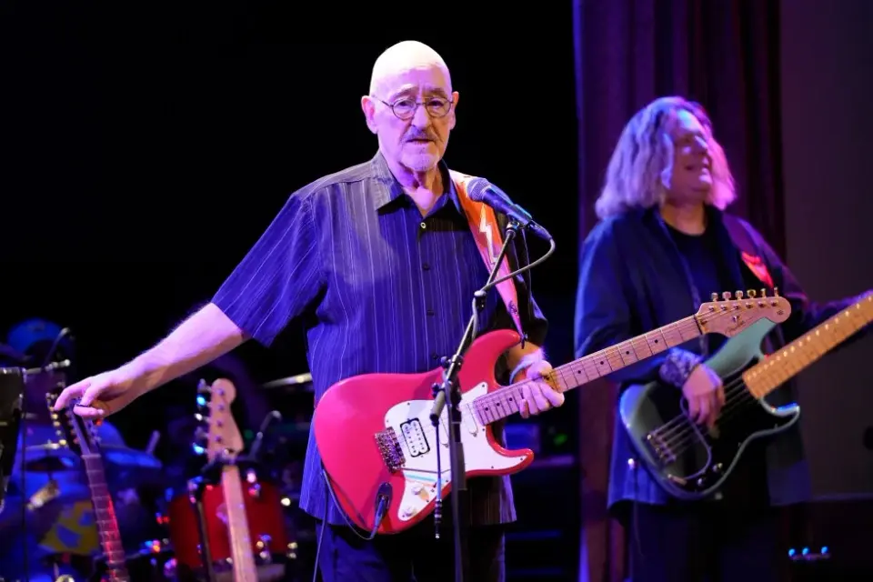Dave Mason, Traffic's co-founder and rock guitarist, dies at 79