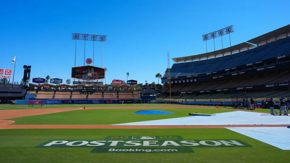Dodgers-Braves NLDS Opener Sets Heat Record as 90-Year-Old Koufax Attends