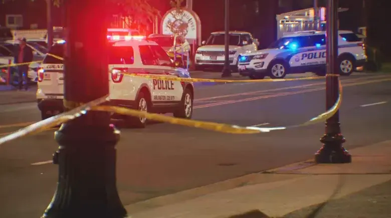 Arlington 7-Eleven barricade ends with deadly police shooting.