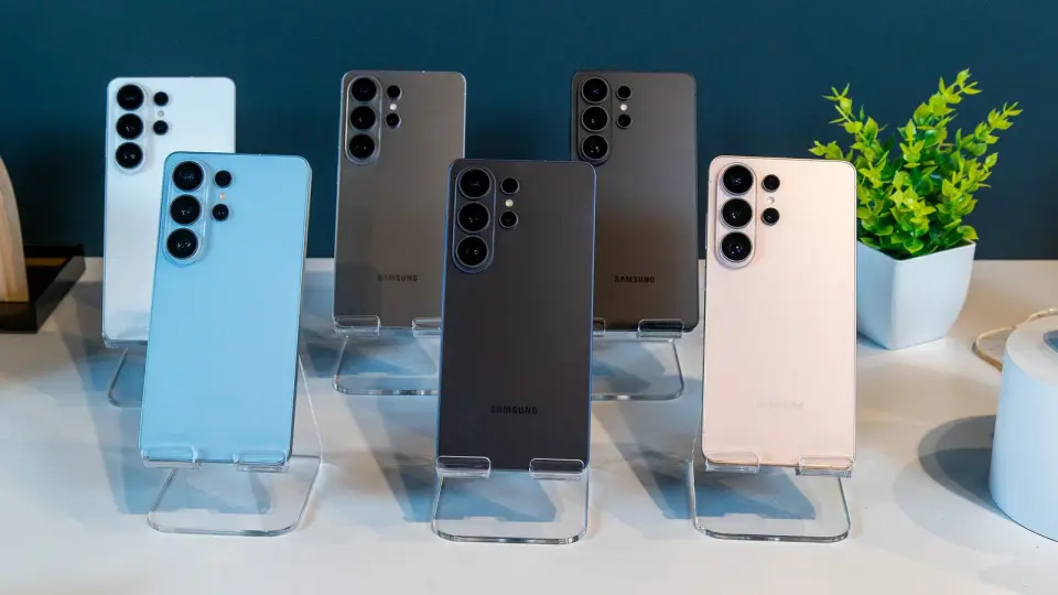Samsung Galaxy S27 Ultra Leaks Reveal Four Core Colors, Including a New Light Pink