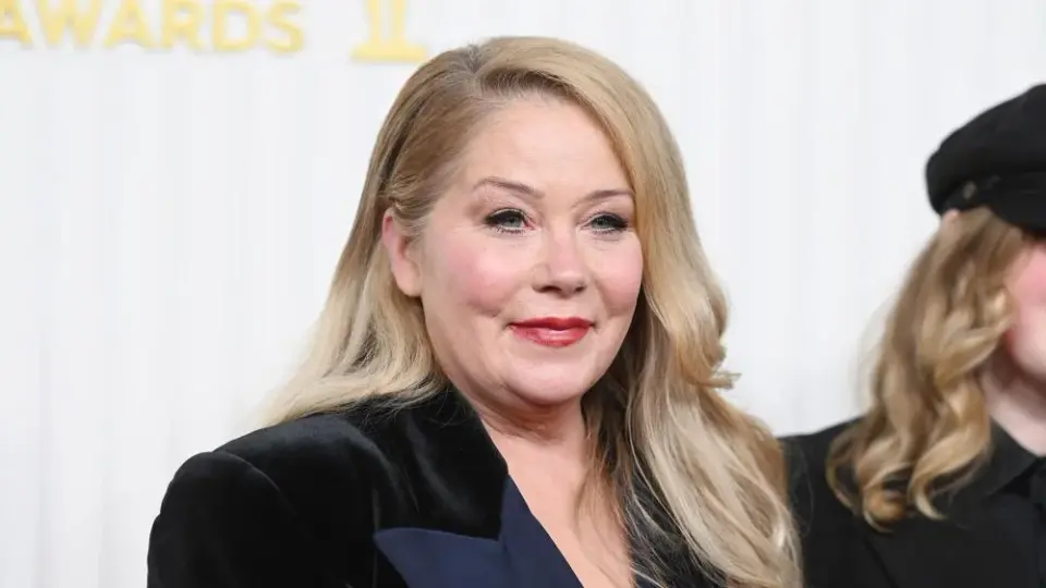 Applegate vows to remain MS advocate despite misdiagnosis, as Kelly's mockery sparks backlash