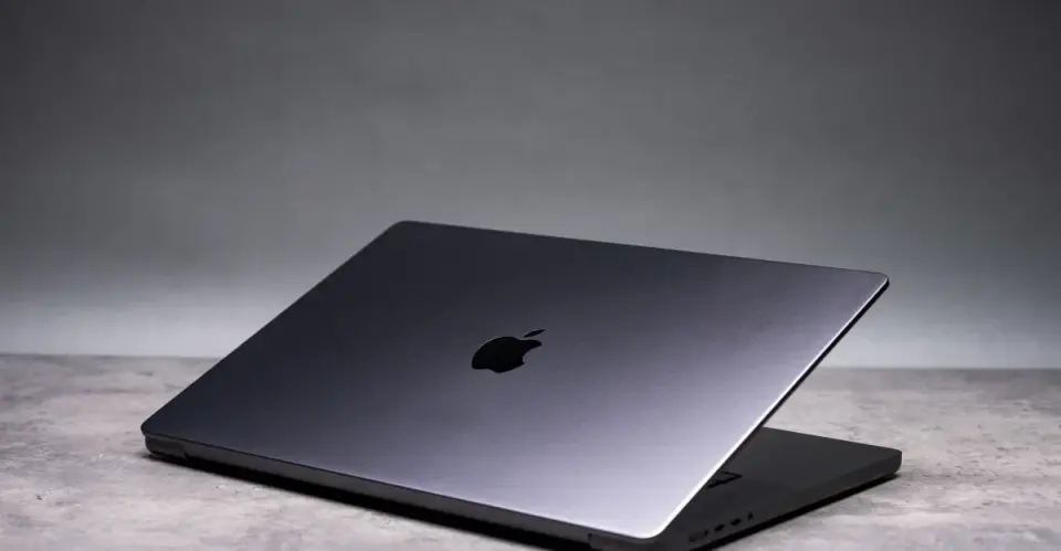 Apple bets AI-first M7, skipping M6 Pro/Max until 2027–28