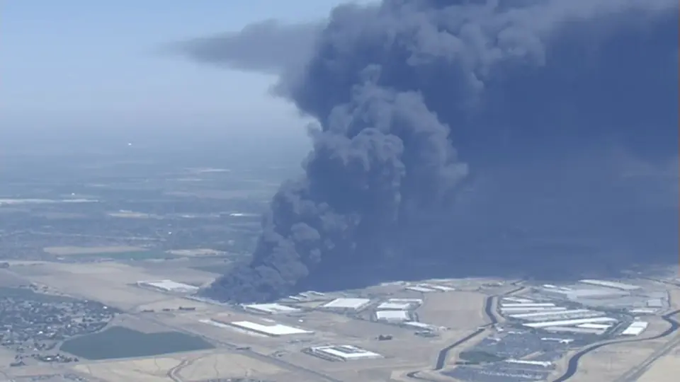 Massive Tracy warehouse fire prompts evacuations at Medline center