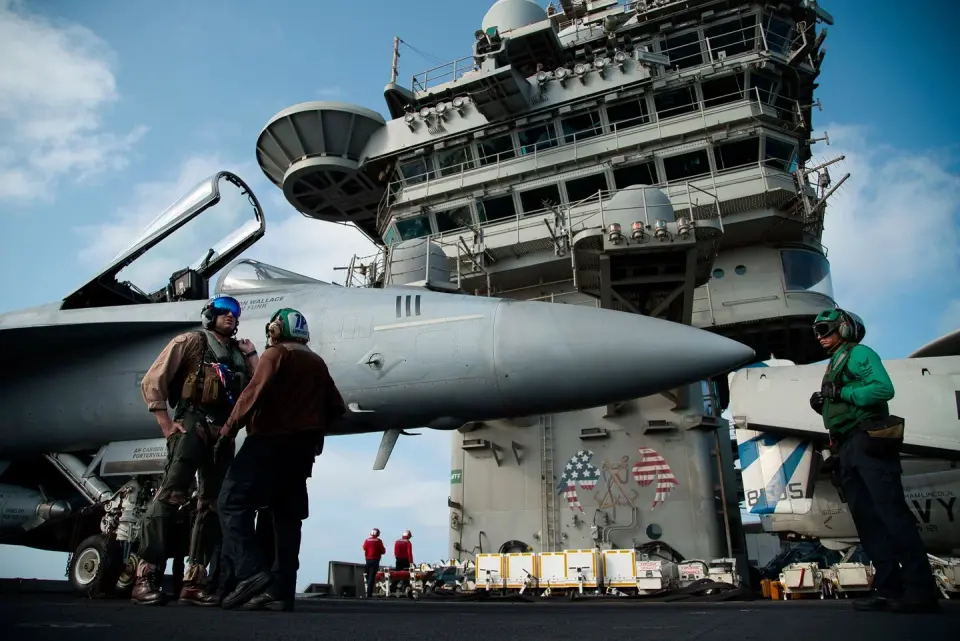 USS George Washington Arrives to Relieve USS Abraham Lincoln After Record-Long Iran War Deployment
