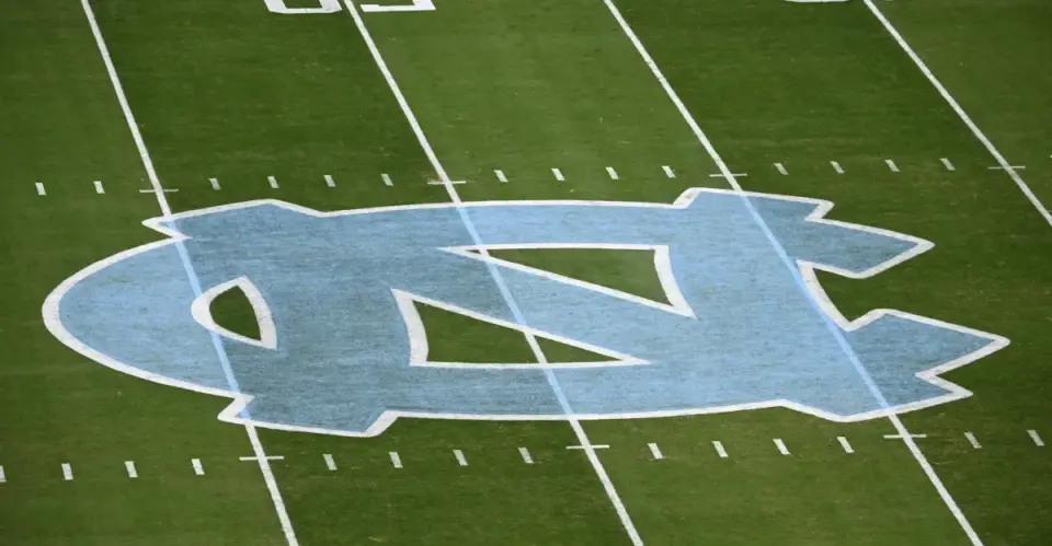 Notre Dame Beats North Carolina 37-26 in Rainy ACC Clash