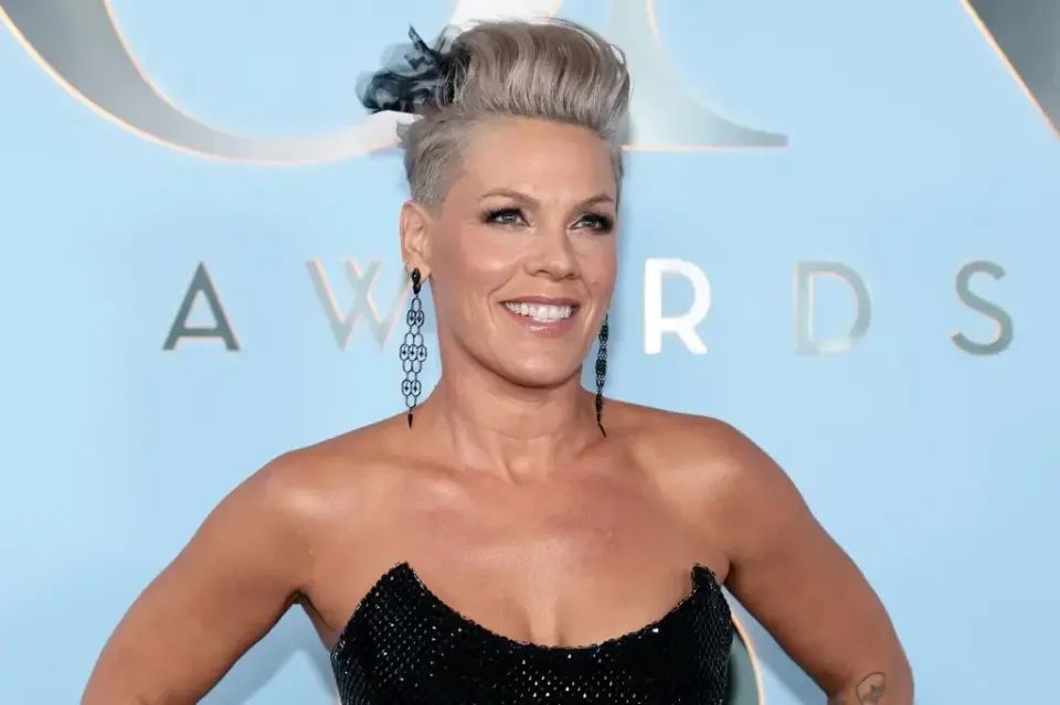 Pink Defends Reactions to Macklemore’s Stadium Speech, Citing Jewish Identity and Past Grievances